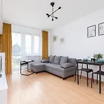 Comfy & Bright Wielicka In By Renters *