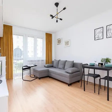 Comfy & Bright Wielicka In By Renters *