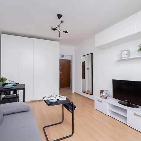 Comfy & Bright Wielicka In By Renters