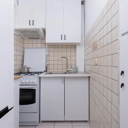 Comfy & Bright Wielicka In By Renters Apartment Krakau
